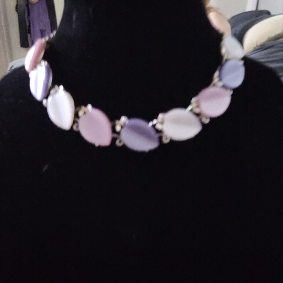 LISNER * Rare * Vintage SET!  LUCITE Leaves Lilac Necklace and Clip on Earrings - Picture 5 of 16